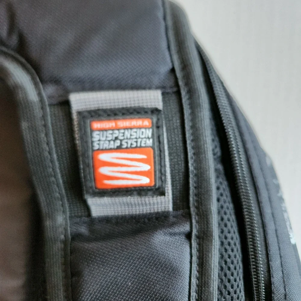 High Sierra Backpack Black Suspension Strap System Hiking Laptop‎ School Travel